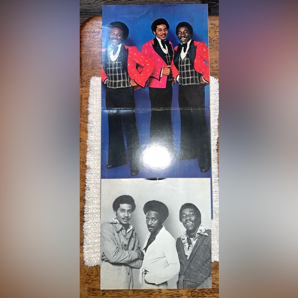 No Skips! The O’Jays Family Reunion Vinyl LP Philadelphia International PZ 33807 - Picture 3 of 4